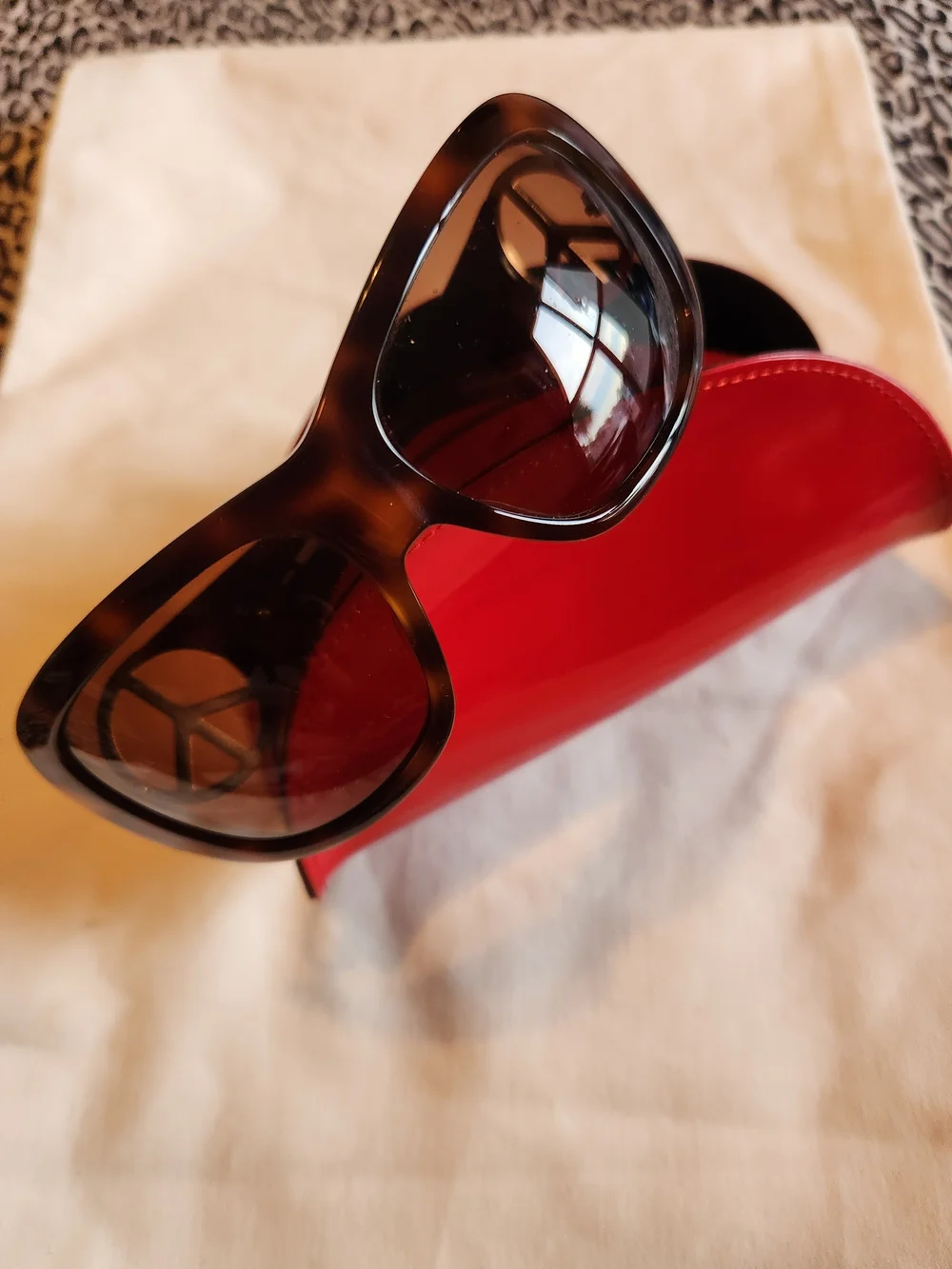 Moschino Women's Brown Tortoiseshell Sunglasses With Design Red Case MO51702